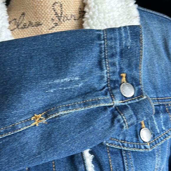 Ashley Vintage Charm sherpa lined distressed blue jean button close jacket - Picture 6 of 16